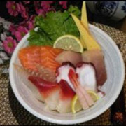 Assorted Sashimi Don (10 Pcs)